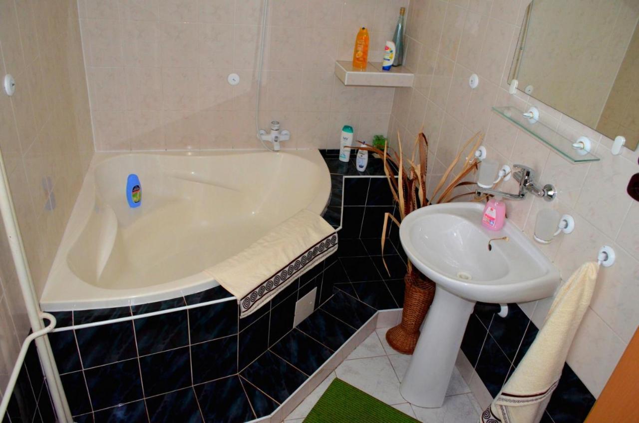 Chalupa Riviera A Apartmany Riviera - Liptov Besenova ルジョムベロク エクステリア 写真