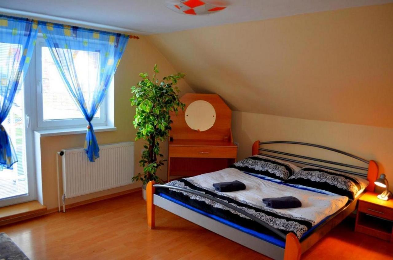 Chalupa Riviera A Apartmany Riviera - Liptov Besenova ルジョムベロク エクステリア 写真