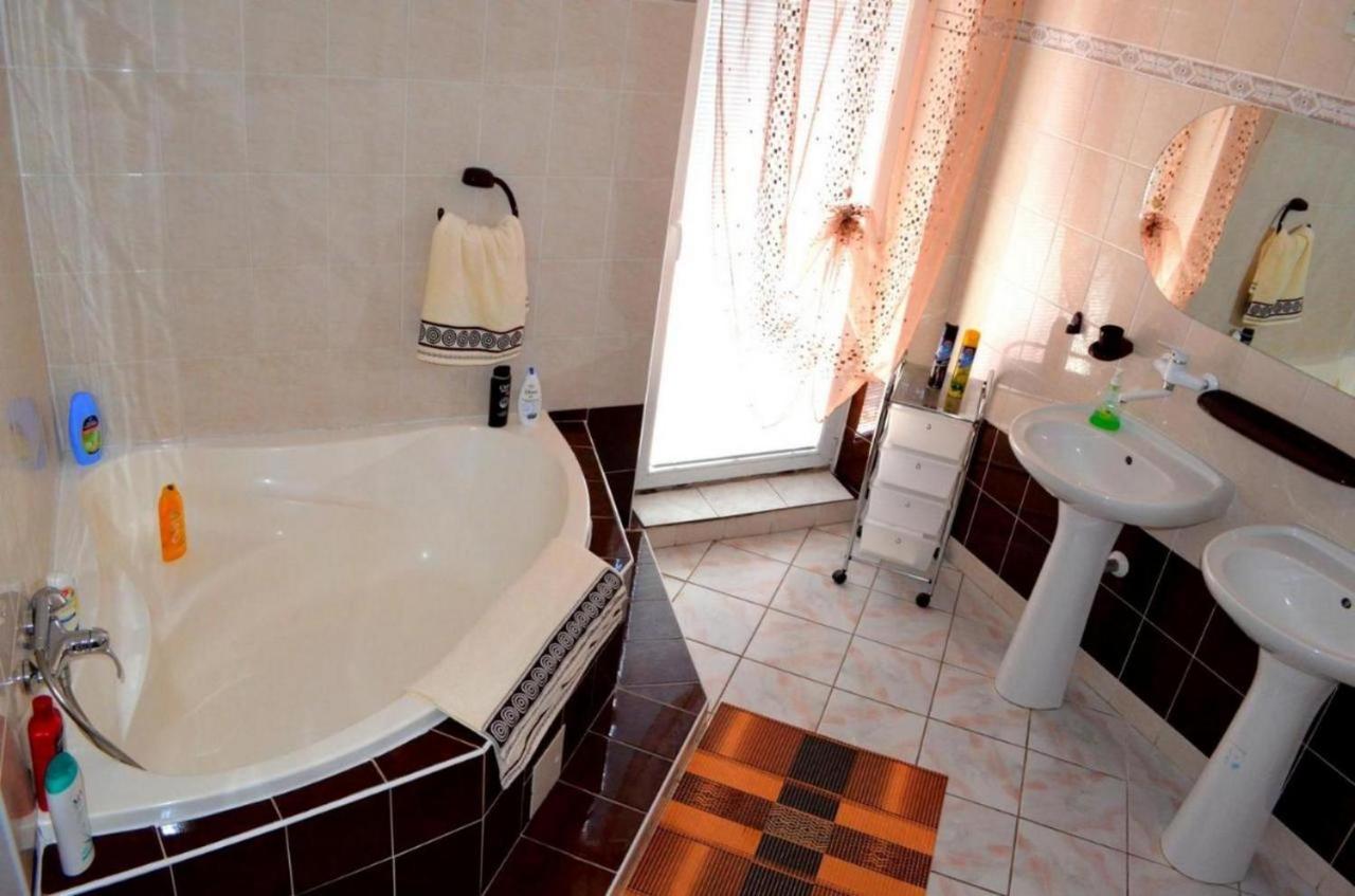 Chalupa Riviera A Apartmany Riviera - Liptov Besenova ルジョムベロク エクステリア 写真