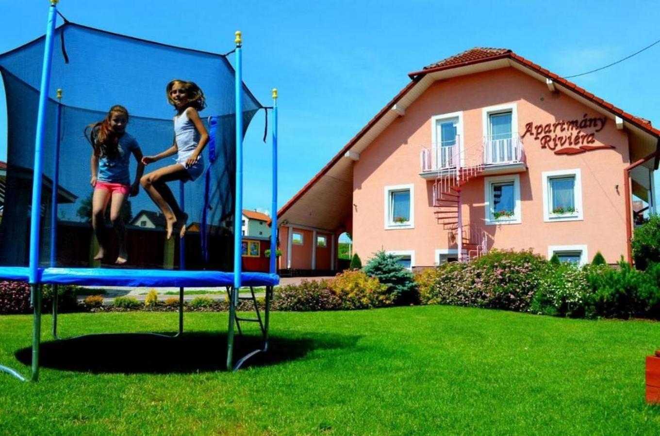 Chalupa Riviera A Apartmany Riviera - Liptov Besenova ルジョムベロク エクステリア 写真